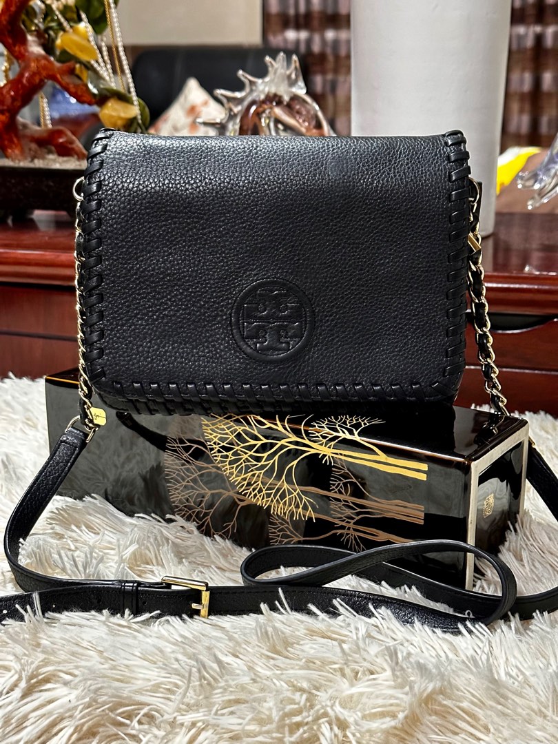 Tory Burch York Small Buckle Tote, Luxury, Bags & Wallets on Carousell