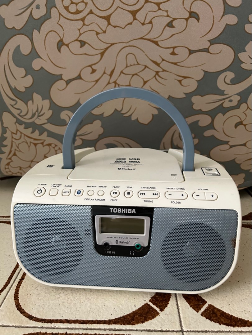 Toshiba Radio/CD Player/USB Player, Audio, Portable Music Players on