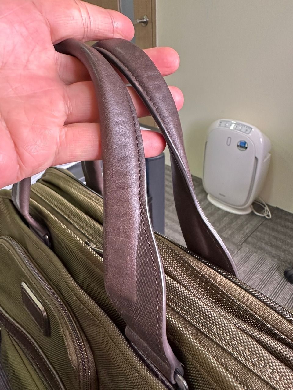 Tumi outlet cable organizer
