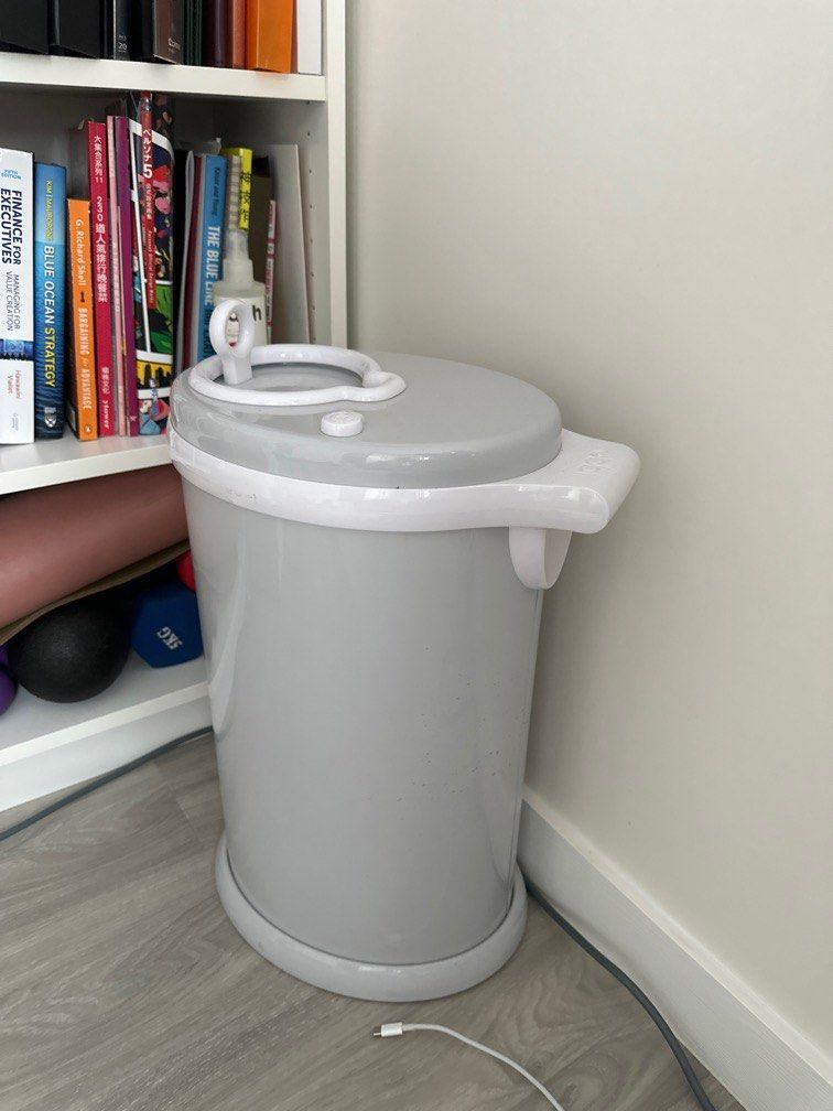 Ubbi diaper pail in grey, 傢俬＆家居, 家居清潔及護理用品, 垃圾袋 Carousell