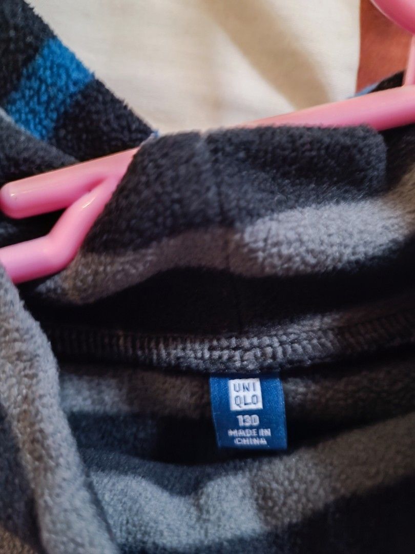 Uniqlo Fleece Sweater (Category: Babies & Kids Fashion) located in Paranaque City. Submitted by vela8 (Listing ID 1252819658, Image 2). Description: perfect for Autumn take all for 500 size 130 rfs outgrown.