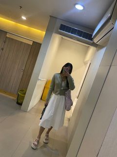 Uniqlo White Maxi Skirt