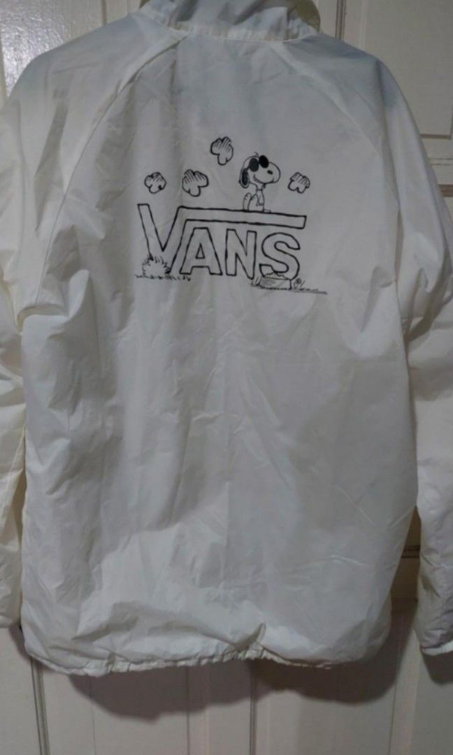 Snoopy vans sweater hotsell