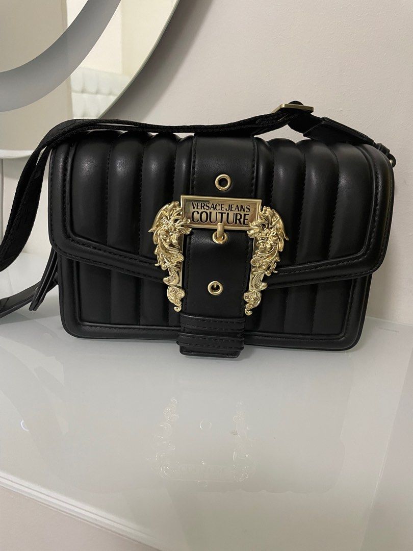Versace Bag (Category: Luxury Bags & Wallets) located in Manila. Submitted by exquisitefindsbykd (Listing ID 1252964423, Image 2). Description: VERSACE BAG for SALE 🔺🔺🔺🔺🔺🔺🔺🔺🔺🔺🔺🔺🔺 Used once Comes with dust bag Original price is ₱19,670 Selling at a low price. PM if interested. Location: Meralco Ave Pasig.