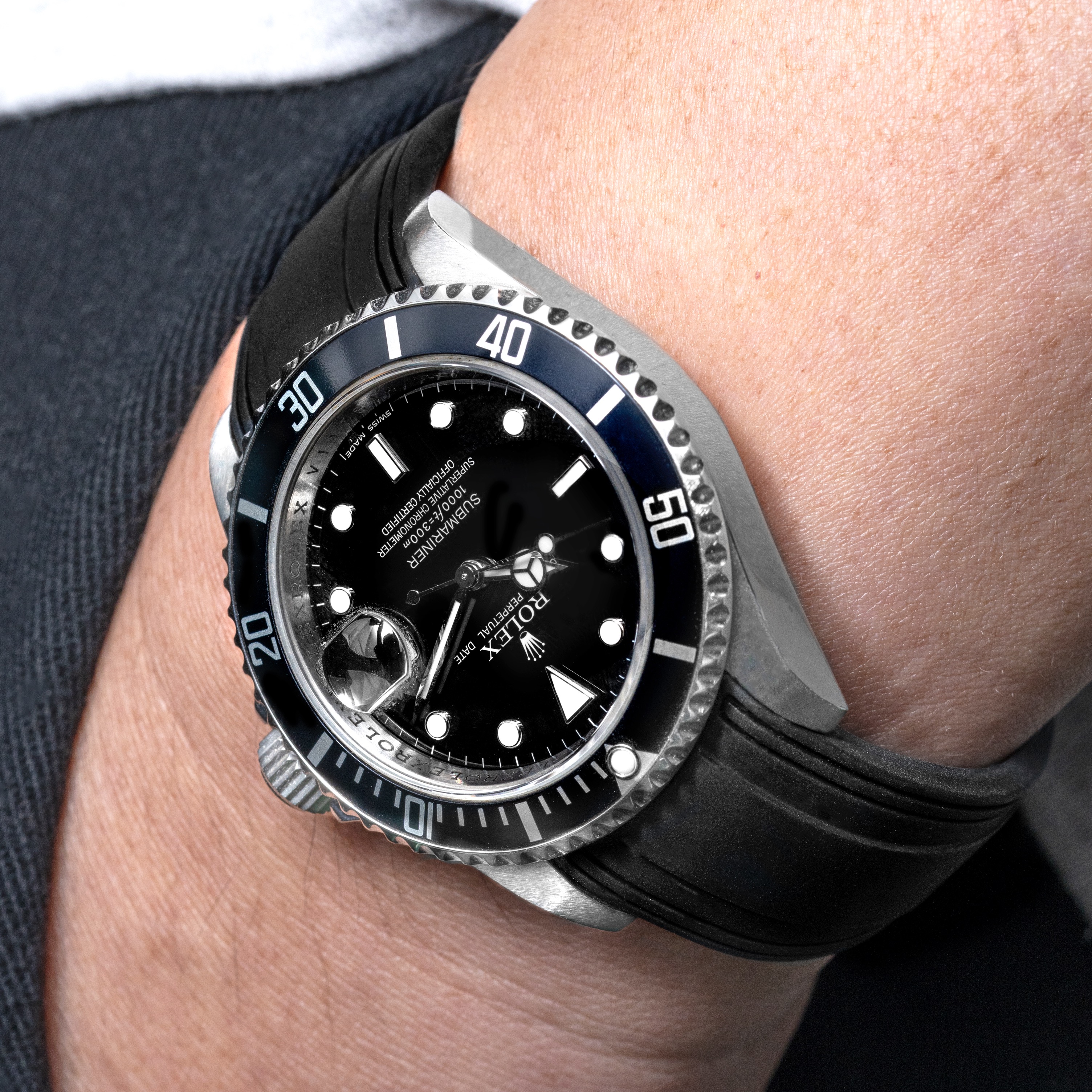 Rolex submariner hotsell black rubber strap