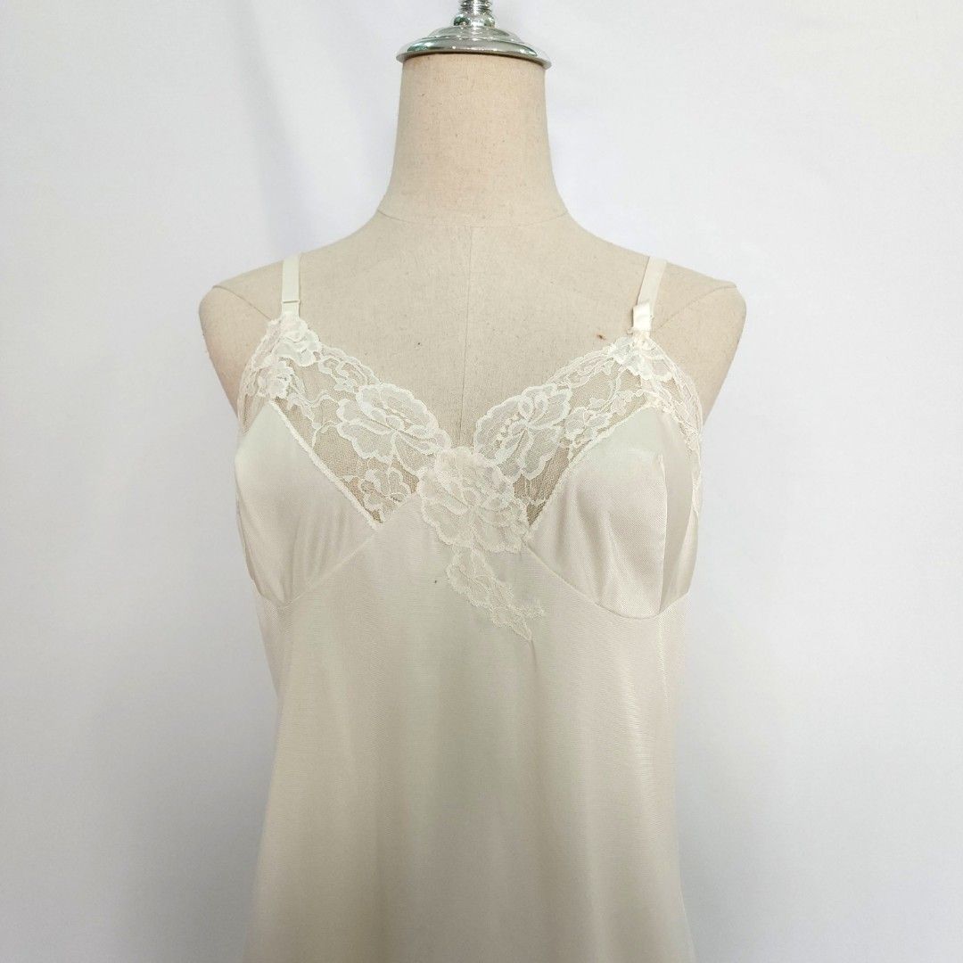 https://media.karousell.com/media/photos/products/2023/9/4/white_nylon_lace_sleepwear_sli_1693845207_9c366096_progressive.jpg