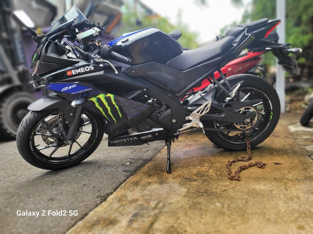 R15 v3 2025 z black