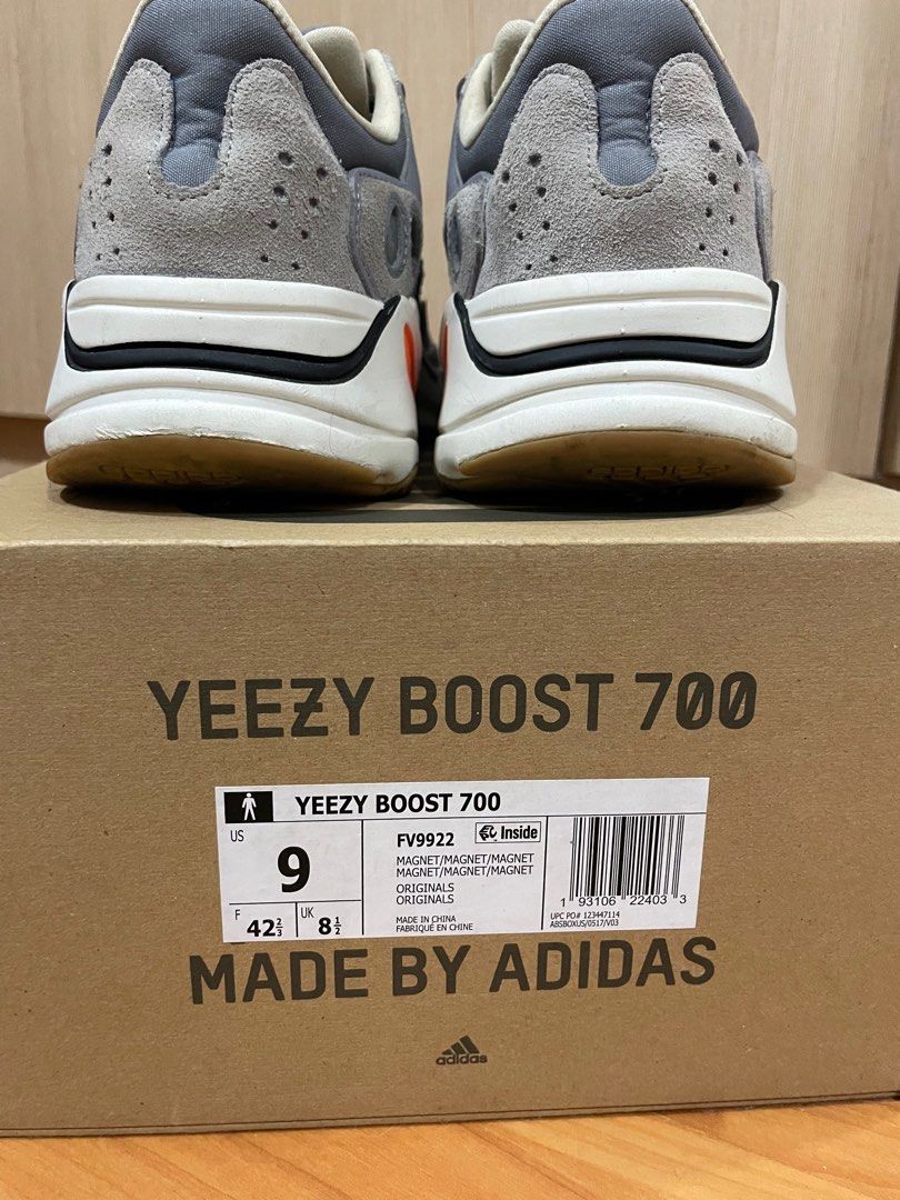 Yeezy boost 2025 700 inside