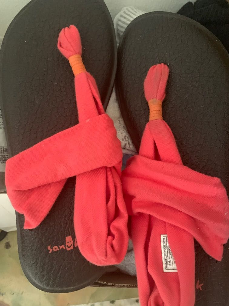 Girls yoga sandals shop