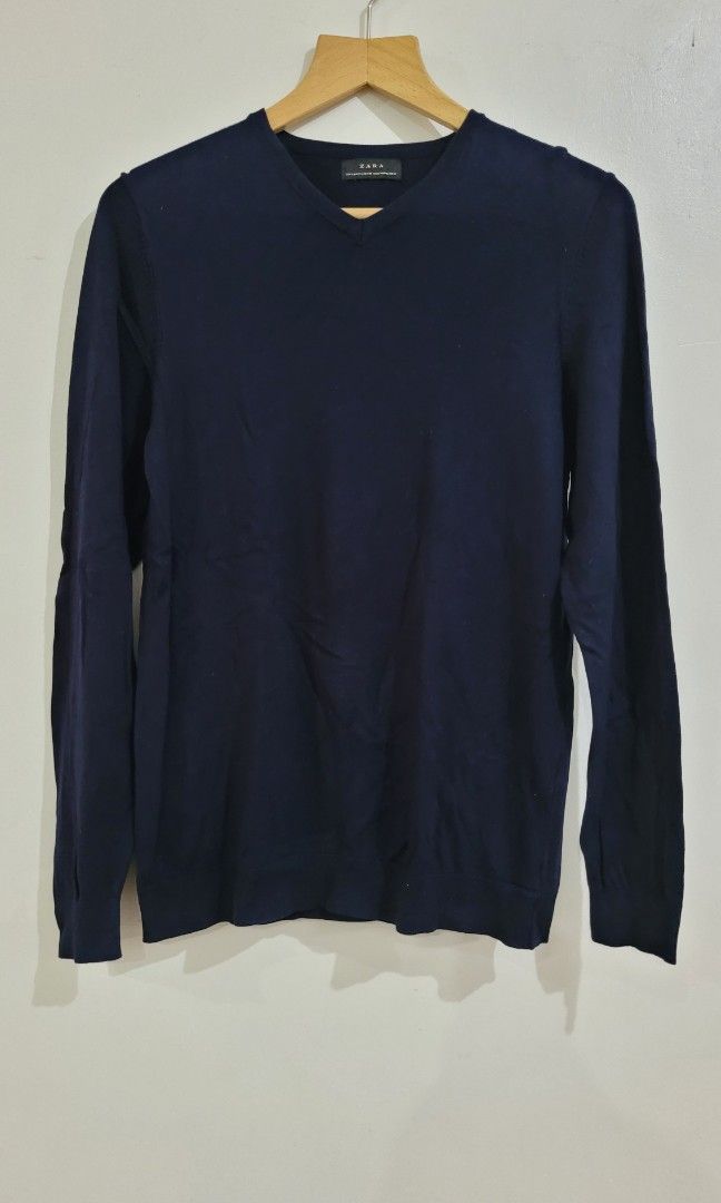 Zara Sweater (Category: Coats, Jackets and Outerwear) located in Davao. Submitted by NearlyNew (Listing ID 1252808304, Image 2). Description: Size: S on tag but kinda oversized No when worn pics please 😉 Payment thru GCash J&T Express Shipping Fee: 100 pesos Ships on Saturday only.