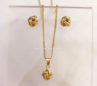 18k Saudi Gold Knot Earrings & Necklace Set