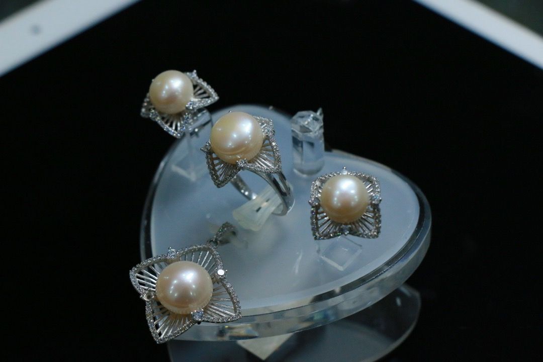 Real pearl sales jewellery set