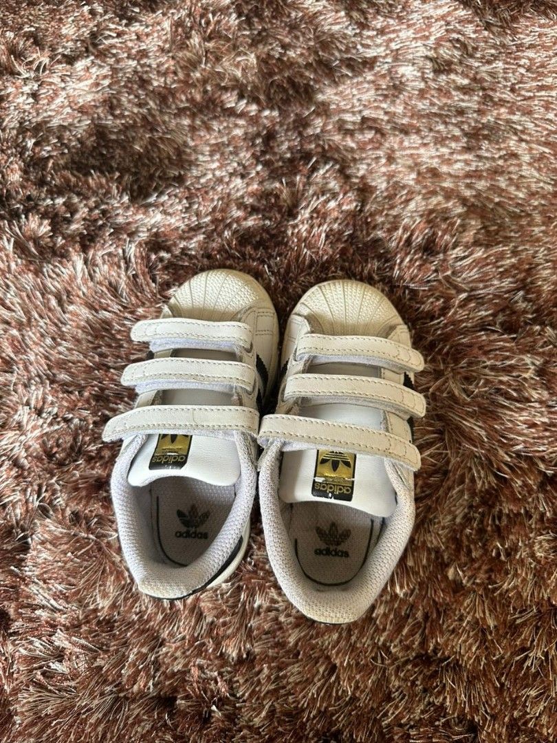 Superstar strap sales