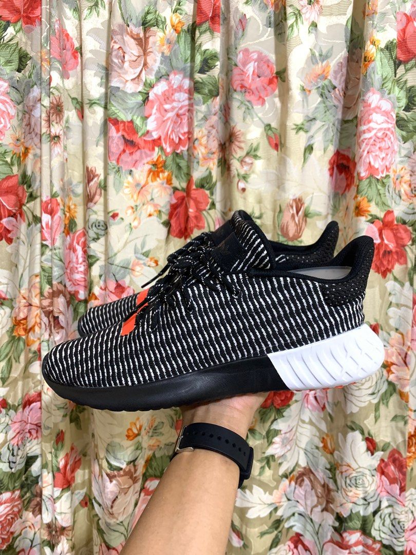 Adidas Tubular Dusk Core B Cloud White, Fesyen Pria, Sepatu , Sneakers di  Carousell