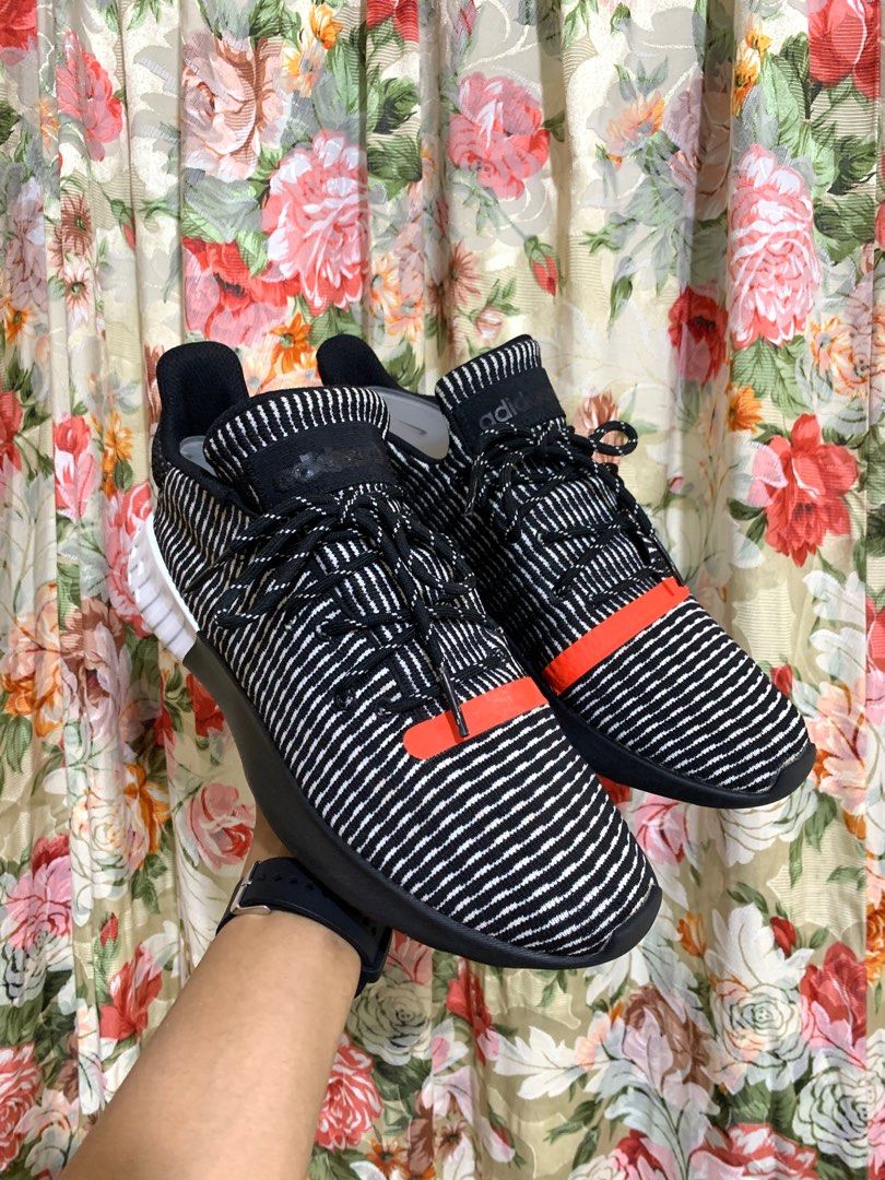 Adidas Tubular Dusk Core B Cloud White, Fesyen Pria, Sepatu , Sneakers di  Carousell