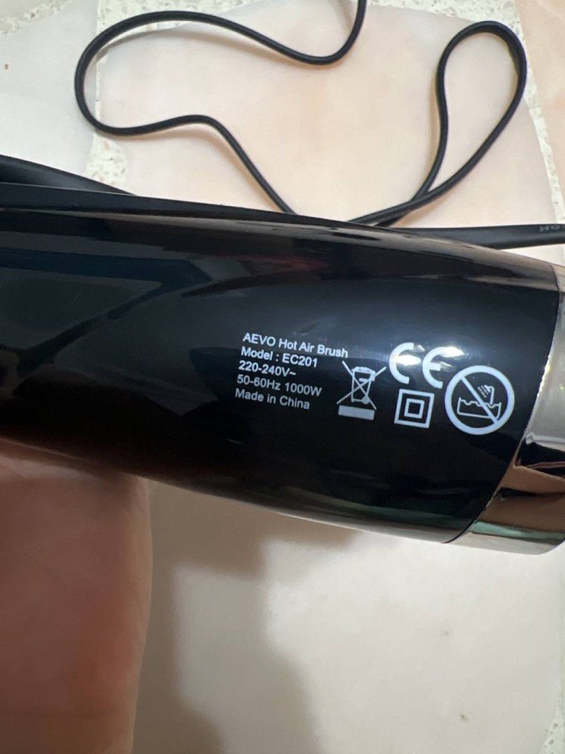 AEVO HOT AIR BRUSH, Beauty & Personal Care, Hair on Carousell