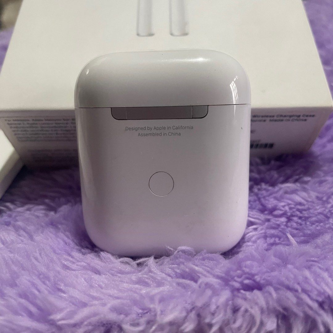 ‼️AirPods Gen 2 WIRELESS Charging Case ONLY‼️ (Category: Earphones) located in Mandaluyong City. Submitted by lady.lannister (Listing ID 1253073810, Image 2). Description: AirPods Gen 2 WIRELESS Charging Case ONLY!!! Works with Gen 1 or Gen 2 AirPods With box including the same serial number on the charging case 🤍 💯 Original 2000/ FIXED PRICE Issue: Dirt and some scratches are evident Replacement for your damaged or lost charging case ❤️ Discla