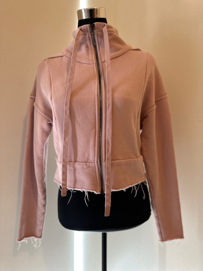 Alo Jacket, Women's Fashion, Activewear on Carousell