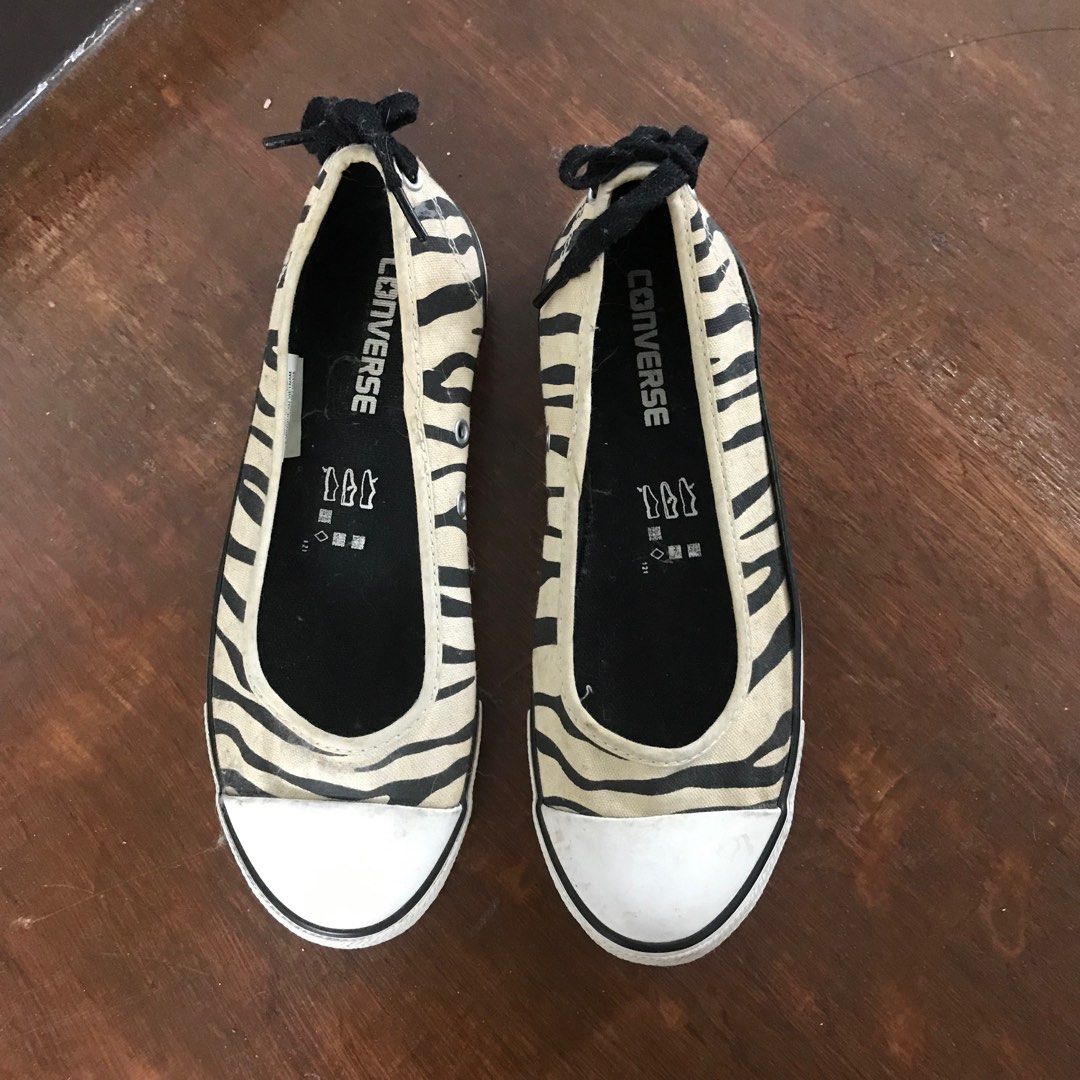 Converse flats top