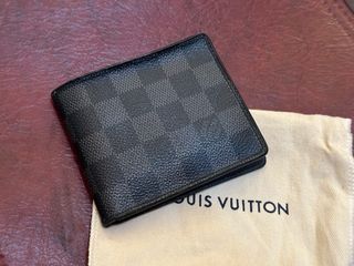 Authentic Louis Vuitton lv Monogram men Wallet, Men's Fashion, Watches &  Accessories, Wallets & Card Holders on Carousell