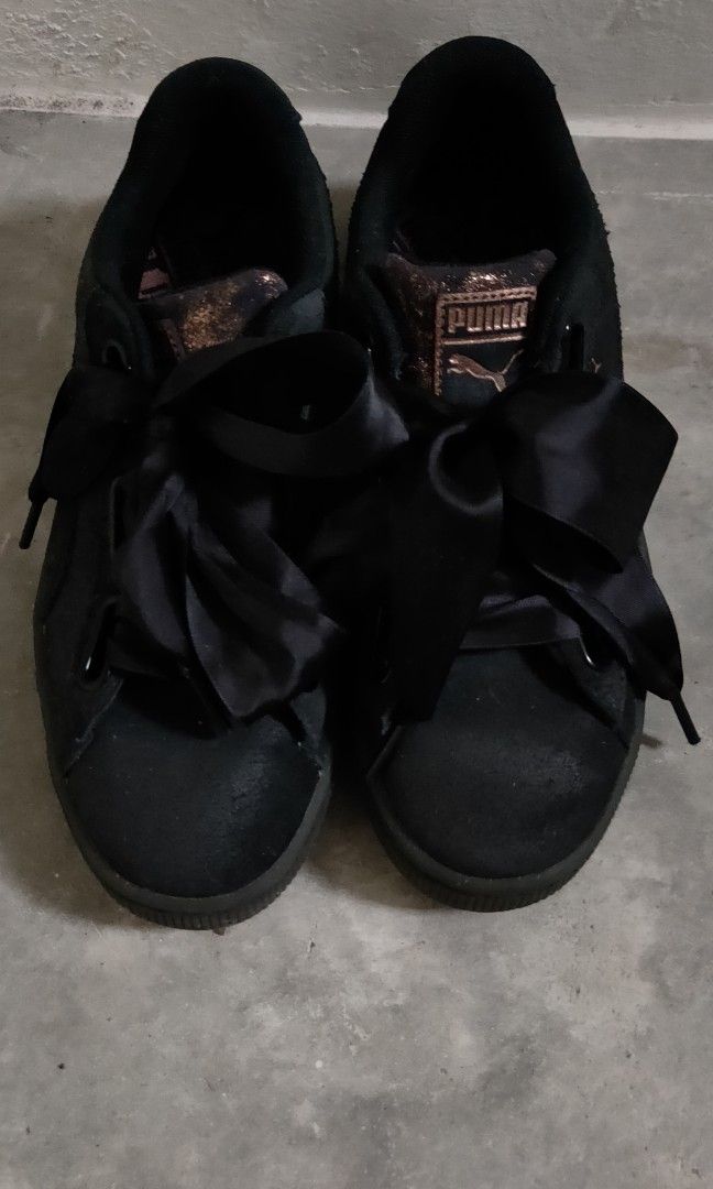 Puma suede sales heart artica black