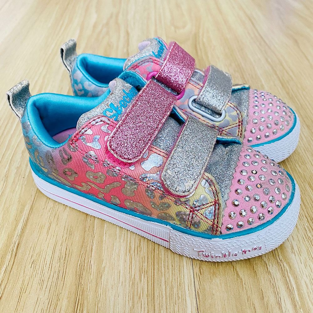 Skechers twinkle toes discount light up size 9