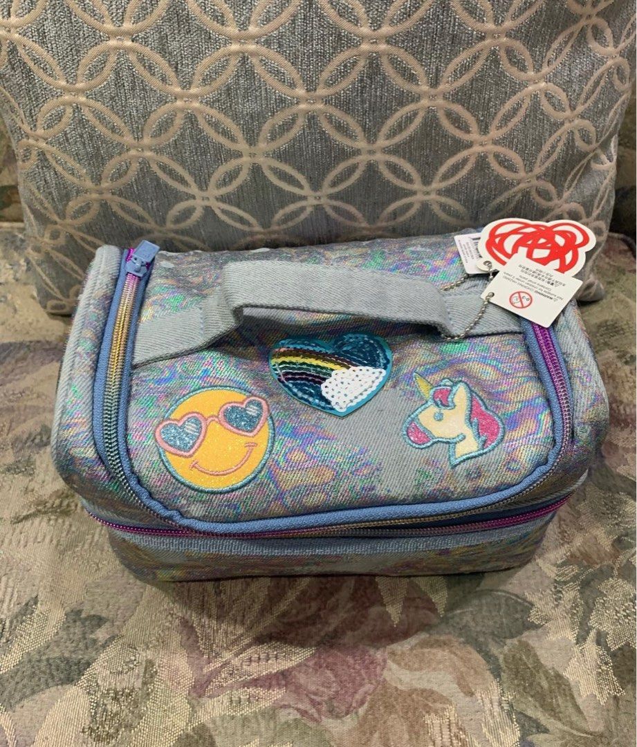 Authentic smiggle double decker denim lunchbag (Category: Food Organization & Storage) located in Manila. Submitted by mybeadshop (Listing ID 211605378, Image 2). Description: .
