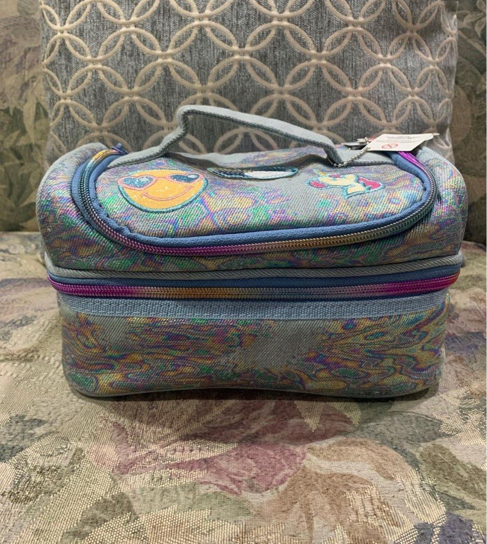 Authentic smiggle double decker denim lunchbag (Category: Food Organization & Storage) located in Manila. Submitted by mybeadshop (Listing ID 211605378, Image 1). Description: .