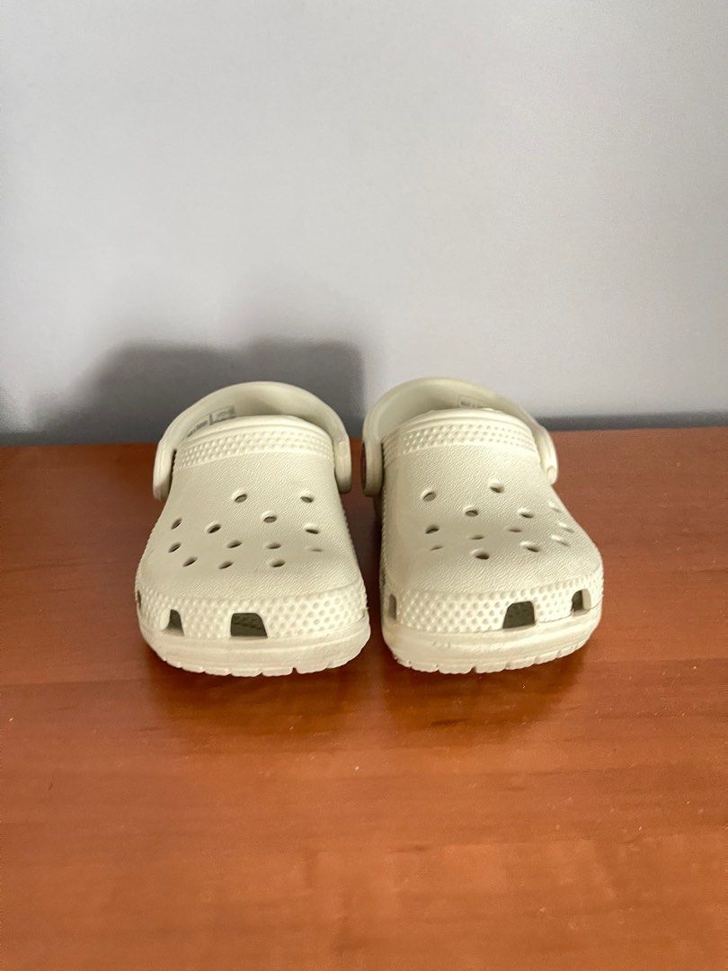 Smallest size store baby crocs