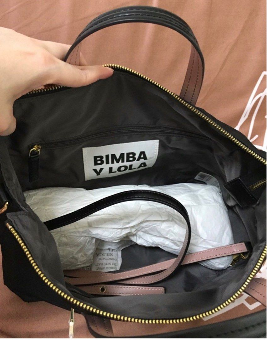 Bag (Category: Tote Bags) located in Singapore. Submitted by twinklevibes (Listing ID 1253031777, Image 2). Description: Brand new Comes with long strap and dust bag Can be used as crossbody bag .