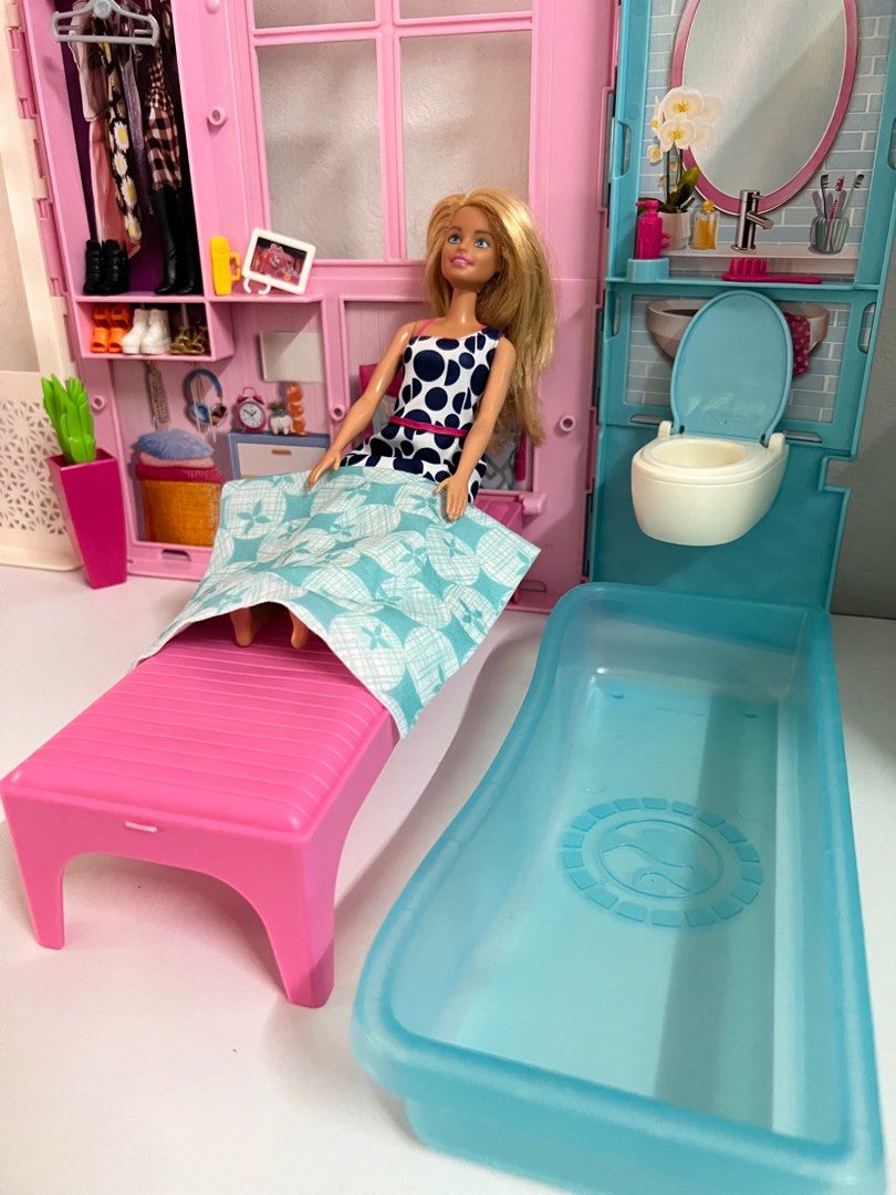 Barbie top bathroom playset