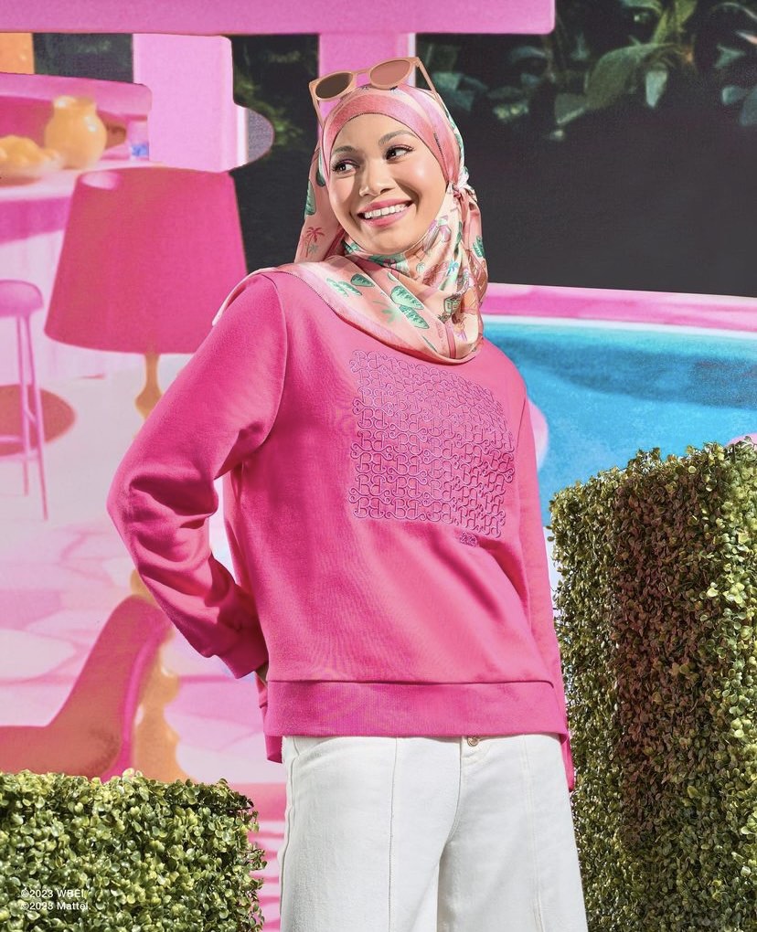 Barbie pink online jumper