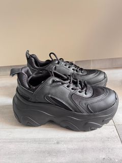 Chunky black platform trainers 2025