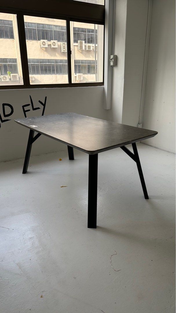 Big Table (Category: Tables & Sets) located in Singapore. Submitted by clickycluck (Listing ID 1253052239, Image 1). Description: .