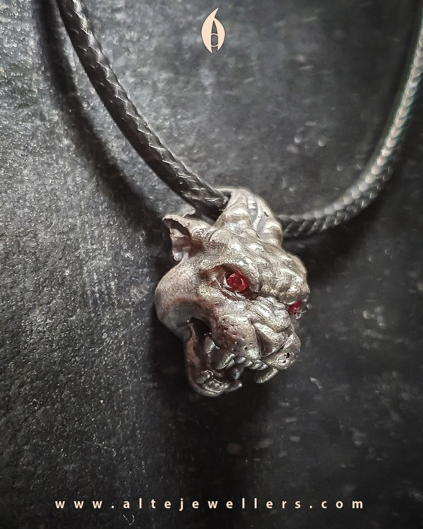 Puma necklace top