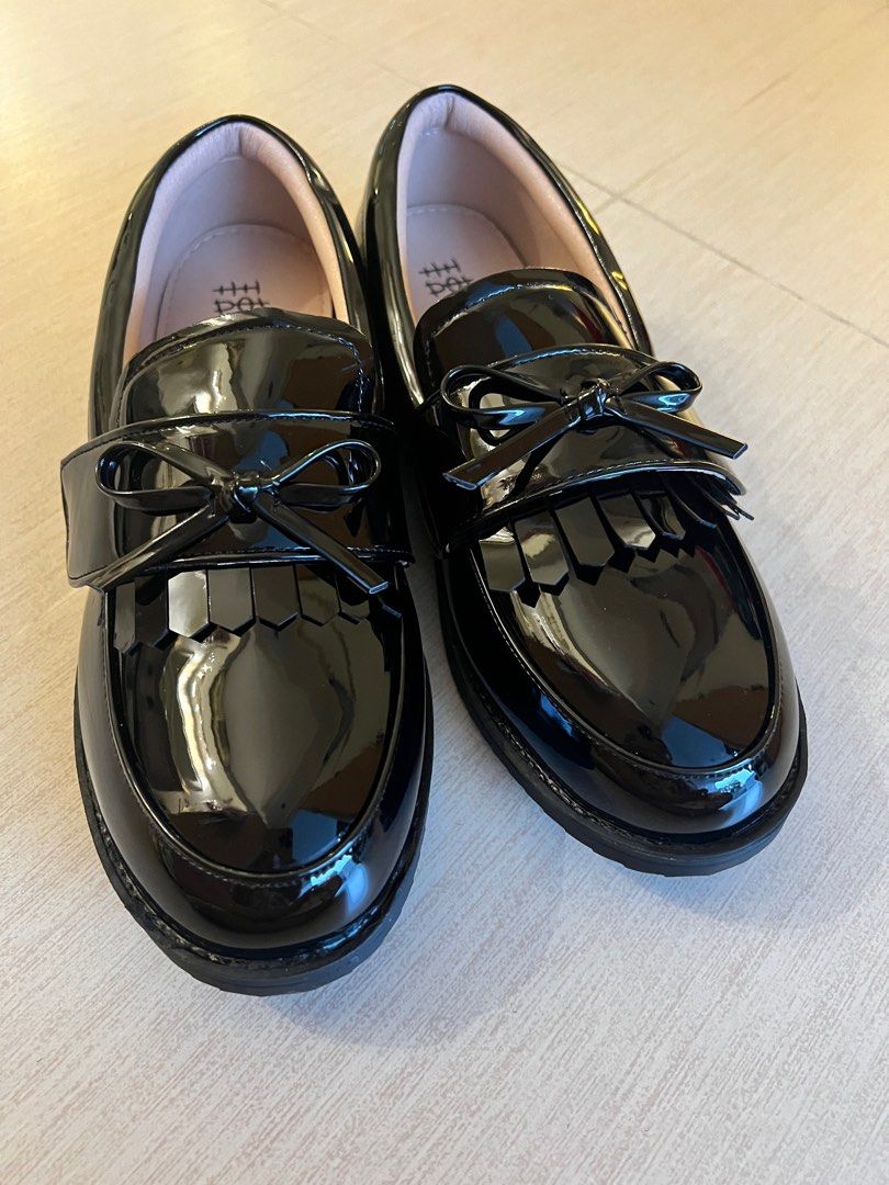 Girls black top patent loafers