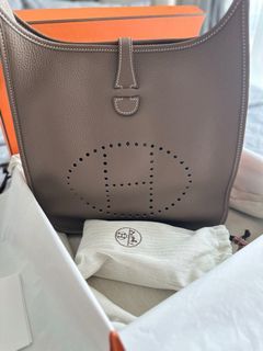 Auth HERMES Evelyne III PM - Etoupe Taurillon Clemence Square Q