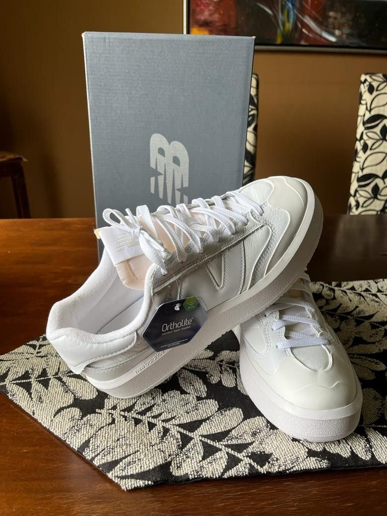 New balance men's 300 sneakers top