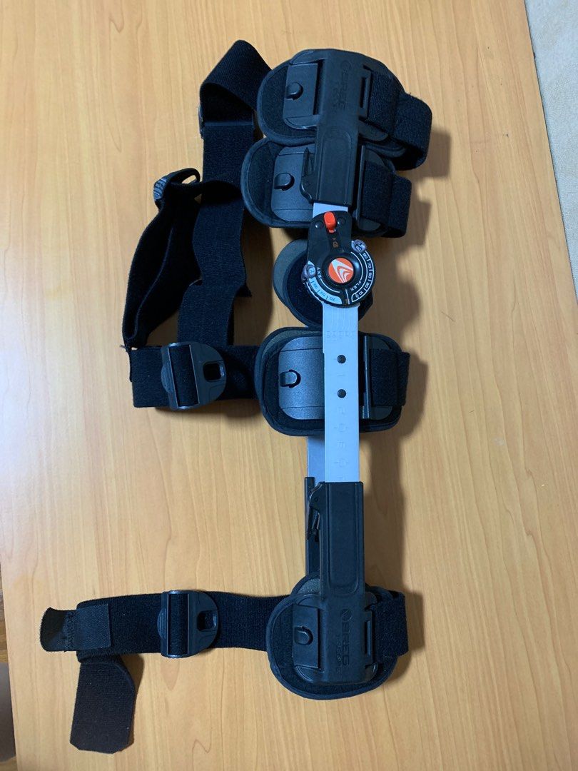 Breg T Scope knee brace, Health & Nutrition, Braces, Support & Protection  on Carousell