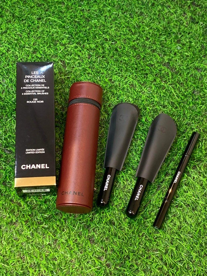 Chanel brush set (Category: Makeup) located in Quezon City. Submitted by authenticandluxury_bags (Listing ID 1253154522, Image 2). Description: Brand new complete inclusions ✅ box ✅ case brush ✅ receipt ✅ paperbag cod/meet up/ bank transfer.