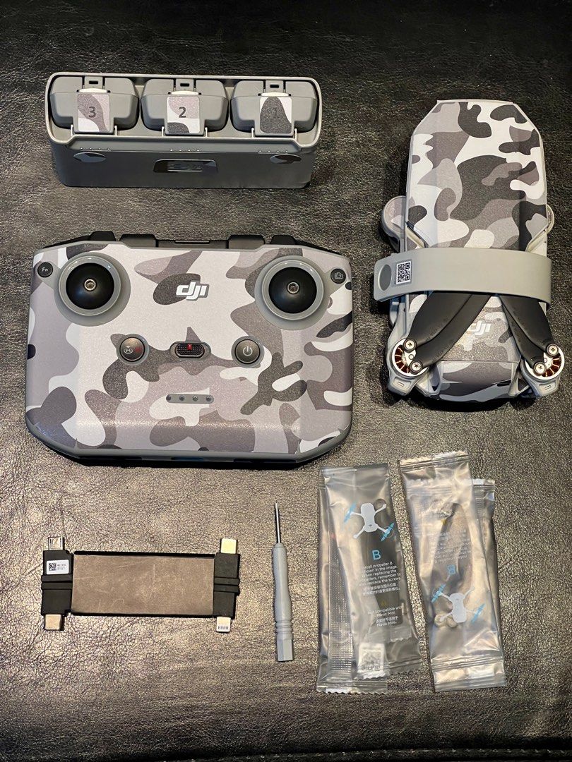 DJI Mini 2 SE Fly More Combo set bought in Apr 2023