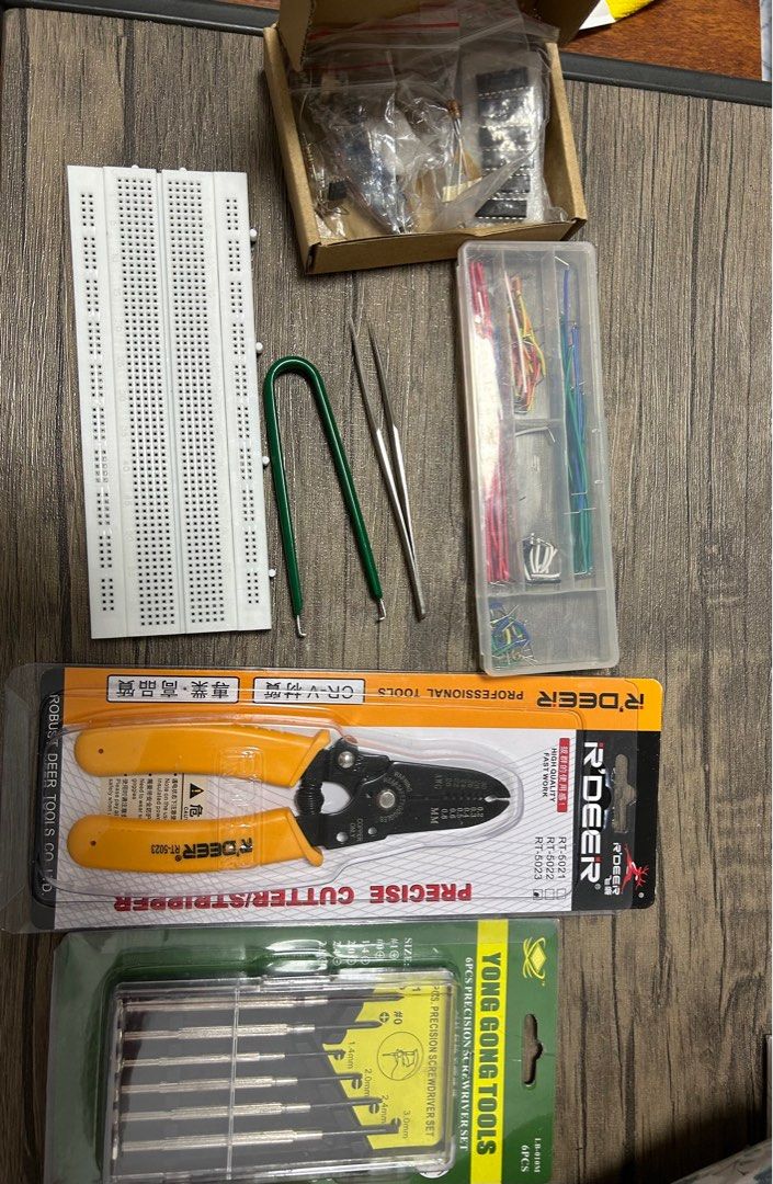 Engineering compartments (Category: Home Improvement Tools & Accessories) located in Singapore. Submitted by aint_leona (Listing ID 1253100670, Image 1). Description: Will give discount if you bought before 19 Sep.