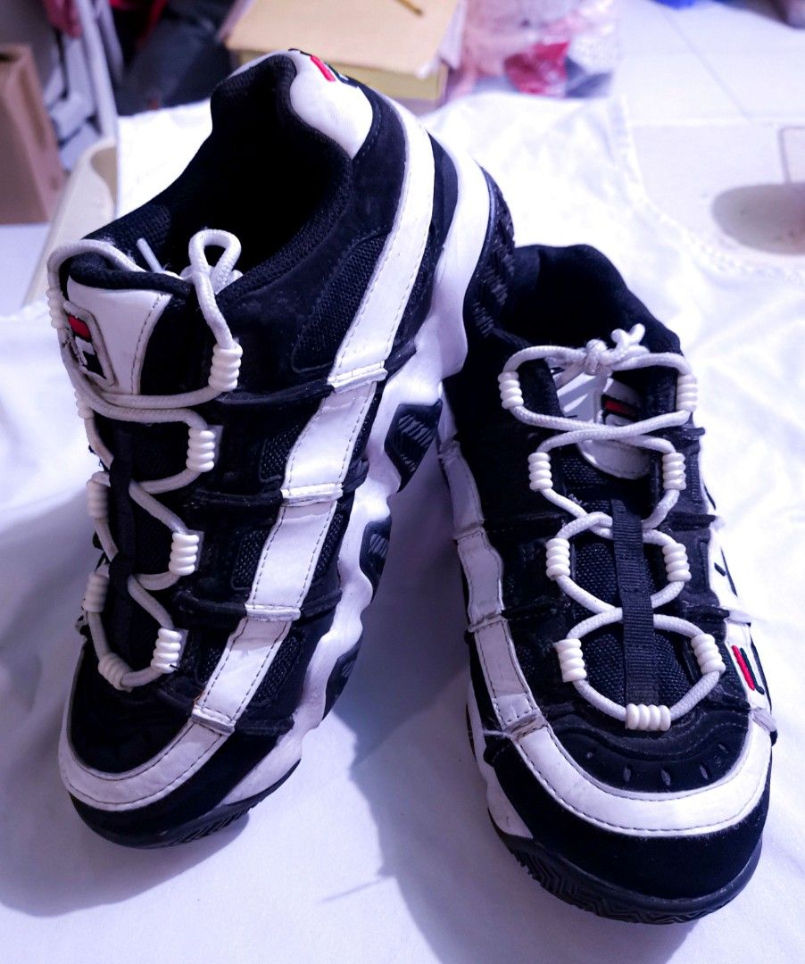 Black chunky filas hot sale