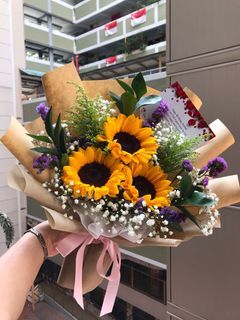 Free same day delivery  Roses,Red,blue, champagne,purple roses,Birthdays, Anniversary,Proposal bouquet,Sunflowers bouquet,Baby breathe, graduation,ROM flowers,flowers bouquet ,Gerbera daisy 玫瑰、向日葵 、满天星 、鲜花