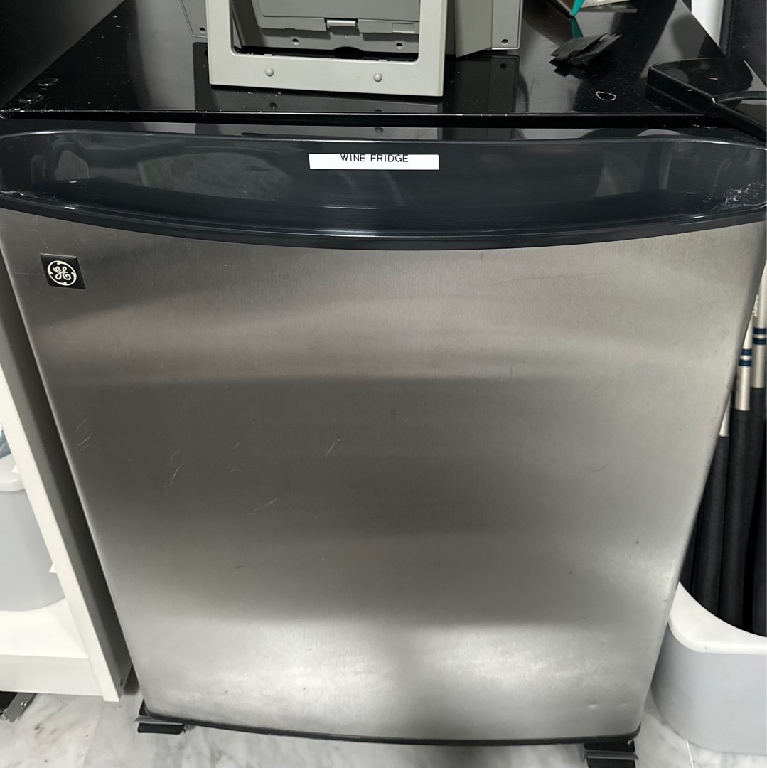 GE Mini Fridge, TV & Home Appliances, Kitchen Appliances, Refrigerators
