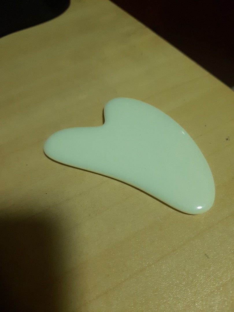 Gua sha (scrapping plate), Health & Nutrition, Massage Devices on Carousell