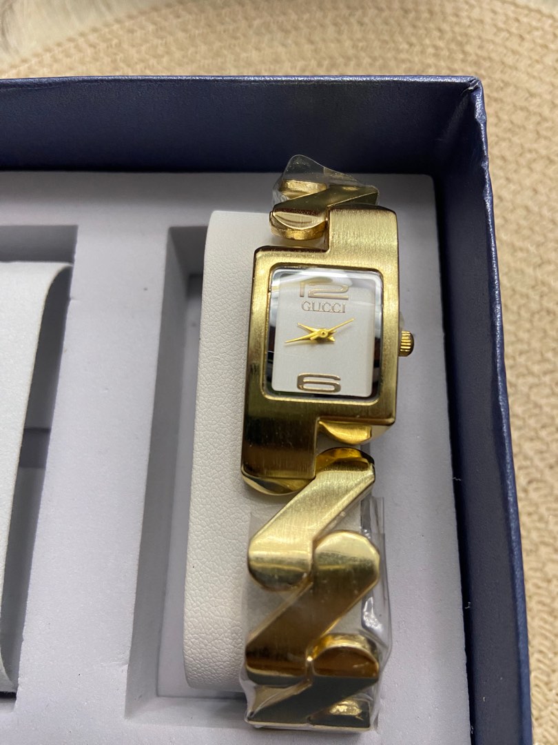 Gucci zig zag gold watch outlet price