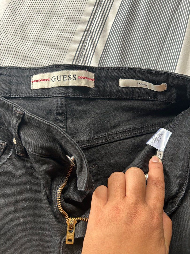 Guess ripped skinny jeans sales