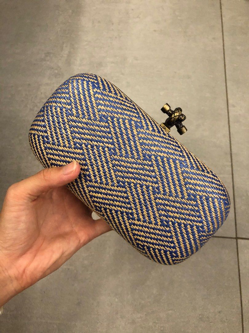 Hardcase rattan clutch purse