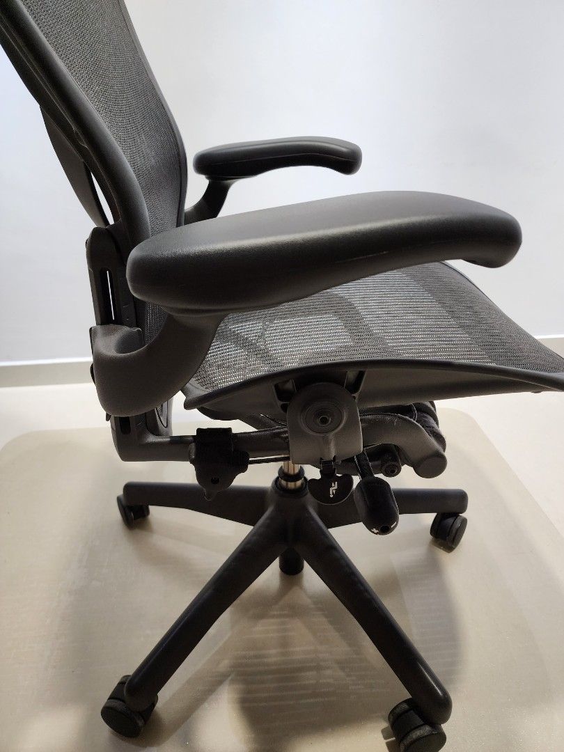 Herman miller aeron best sale museum of modern art